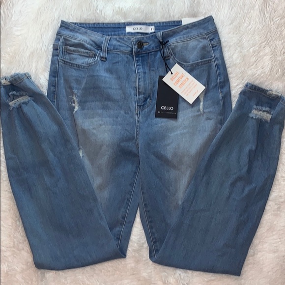 Distressed jeans - Picture 2 of 4